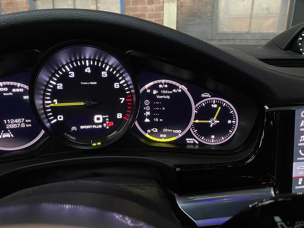 Porsche Panamera 4 E-Hybrid 2.9 V8 462PS Sport-Chrono 2018, L-650-GT