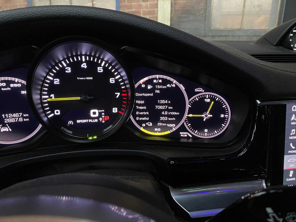 Porsche Panamera 4 E-Hybrid 2.9 V8 462PS Sport-Chrono 2018, L-650-GT