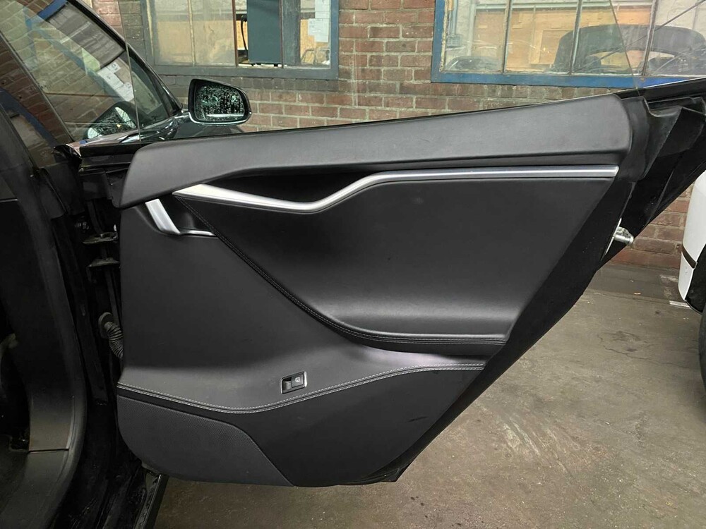 Tesla Model S 90D Base 421pk 2017 -Orig. NL- PN-593-R