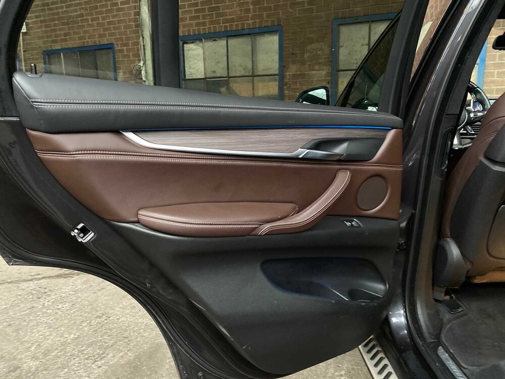 BMW X5 xDrive50i High Executive F15 449pk 2014, XX-057-V