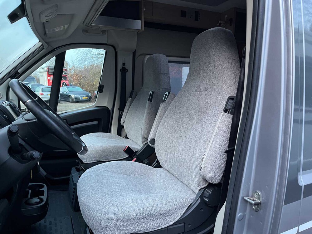 Citroen Possl Trenta 640 140pk 2020