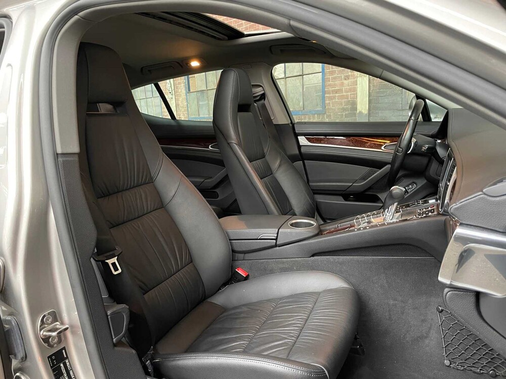 Porsche Panamera S 4.8 V8 400hp 2010