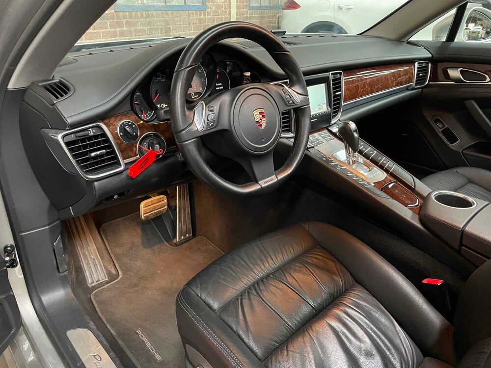 Porsche Panamera S 4.8 V8 400hp 2010