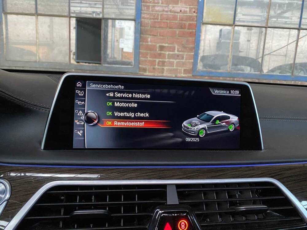 BMW 750Li M-Sport xDrive G12 449pk 2016 7-serie