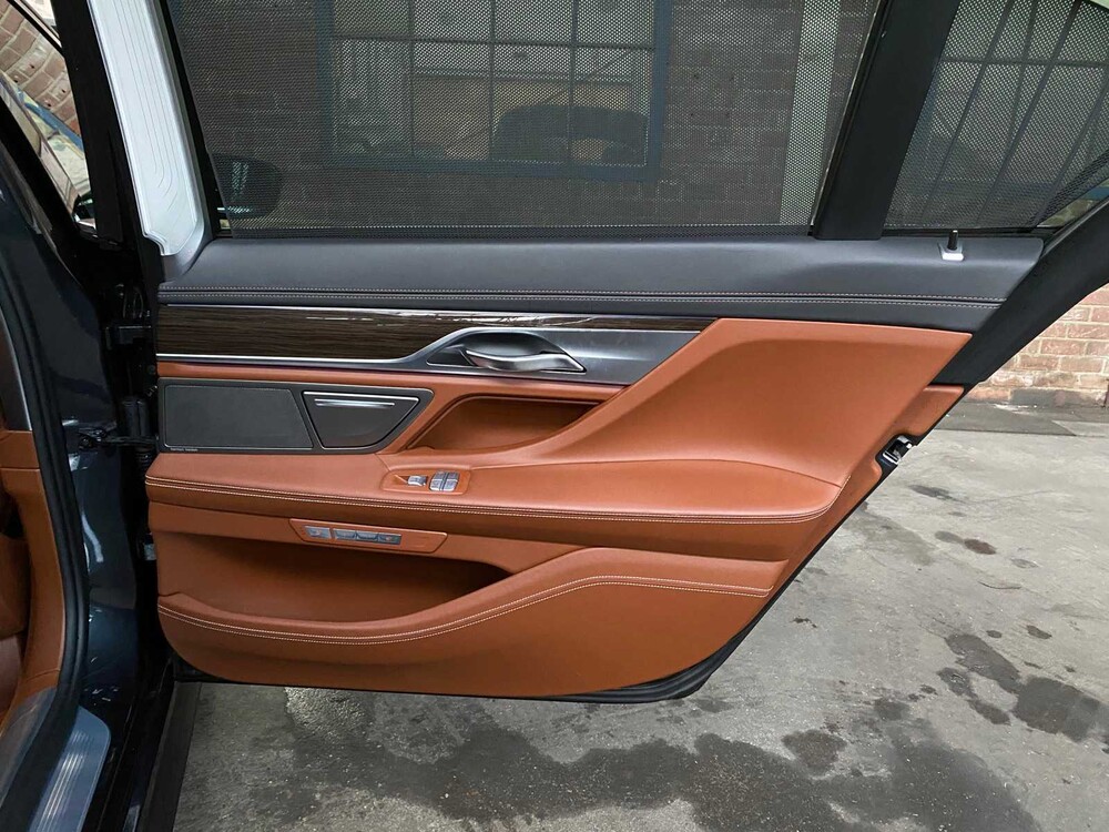 BMW 750Li M-Sport xDrive G12 449pk 2016 7-serie