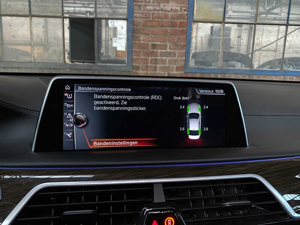 BMW 750Li M-Sport xDrive G12 449pk 2016 7-serie