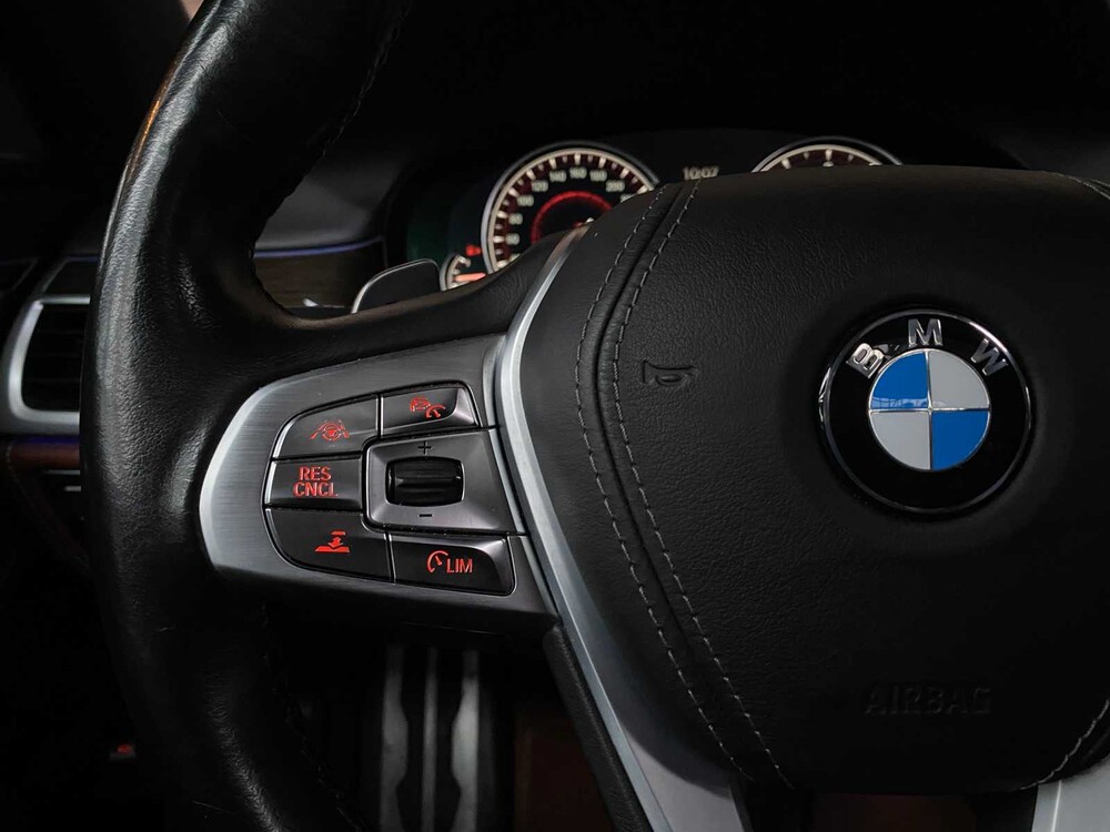 BMW 750Li M-Sport xDrive G12 449pk 2016 7-serie