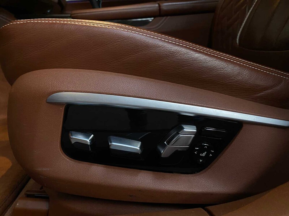 BMW 750Li M-Sport xDrive G12 449pk 2016 7-serie