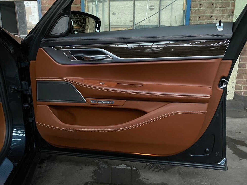 BMW 750Li M-Sport xDrive G12 449pk 2016 7-serie