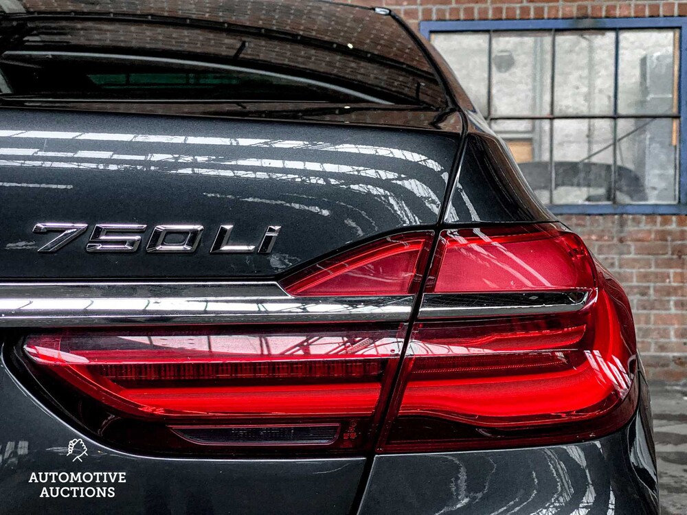 BMW 750Li M-Sport xDrive G12 449pk 2016 7-serie