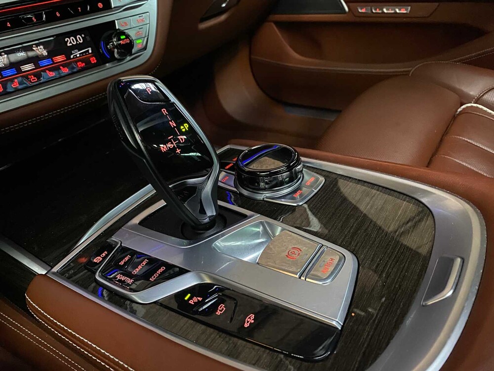 BMW 750Li M-Sport xDrive G12 449pk 2016 7-serie