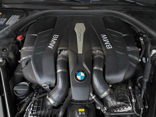 BMW 750Li M-Sport xDrive G12 449pk 2016 7-serie
