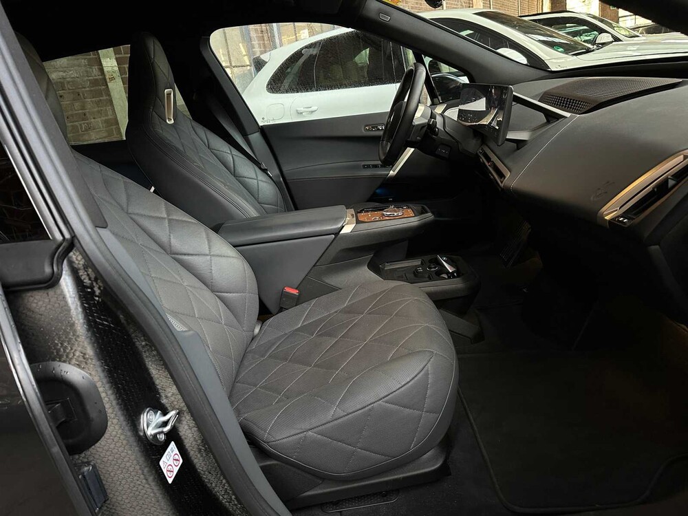 BMW iX xDrive50 M-Sport High Executive 112kWh 523PS 2022 GARANTIE ORIG-NL, P-938-BV