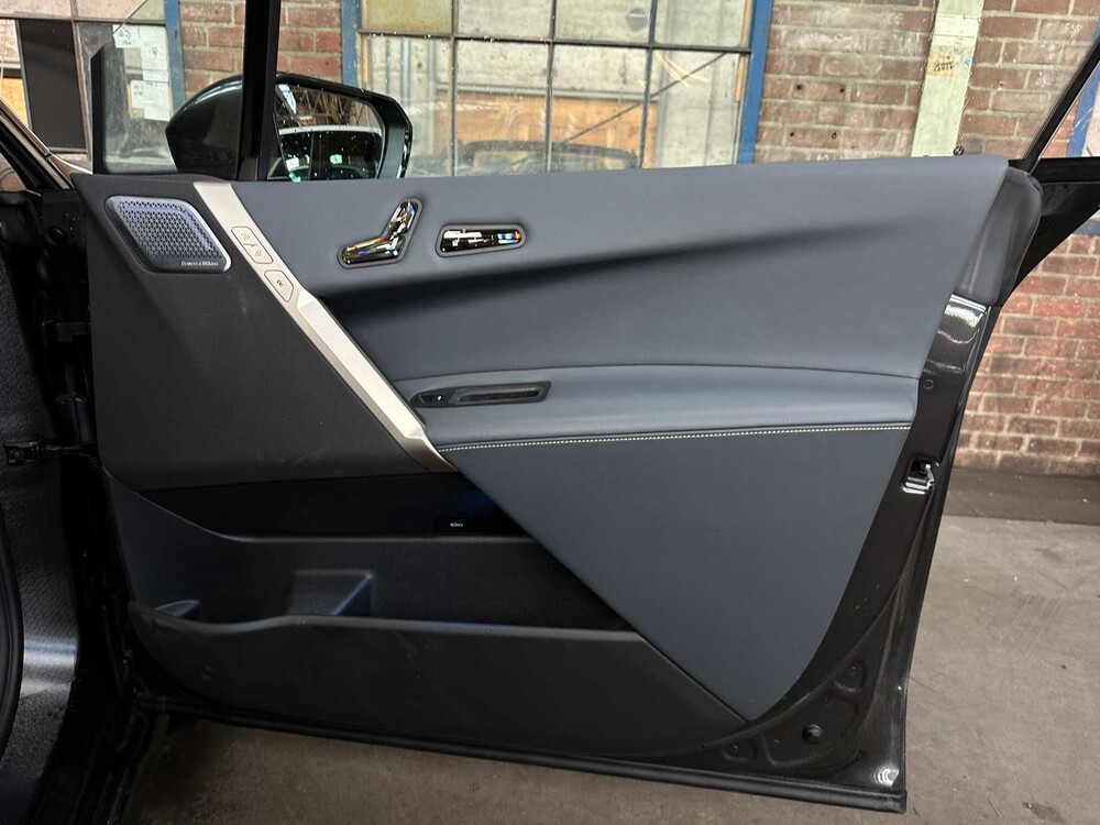 BMW iX xDrive50 M-Sport High Executive 112kWh 523PS 2022 GARANTIE ORIG-NL, P-938-BV