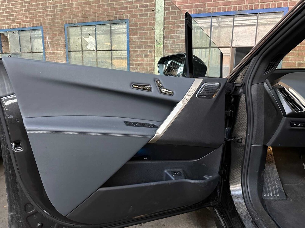 BMW iX xDrive50 M-Sport High Executive 112kWh 523PS 2022 GARANTIE ORIG-NL, P-938-BV