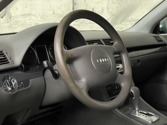 Audi A4 Avant 2.0 131pk 2002, 5-KXL-34 -Yountimer-