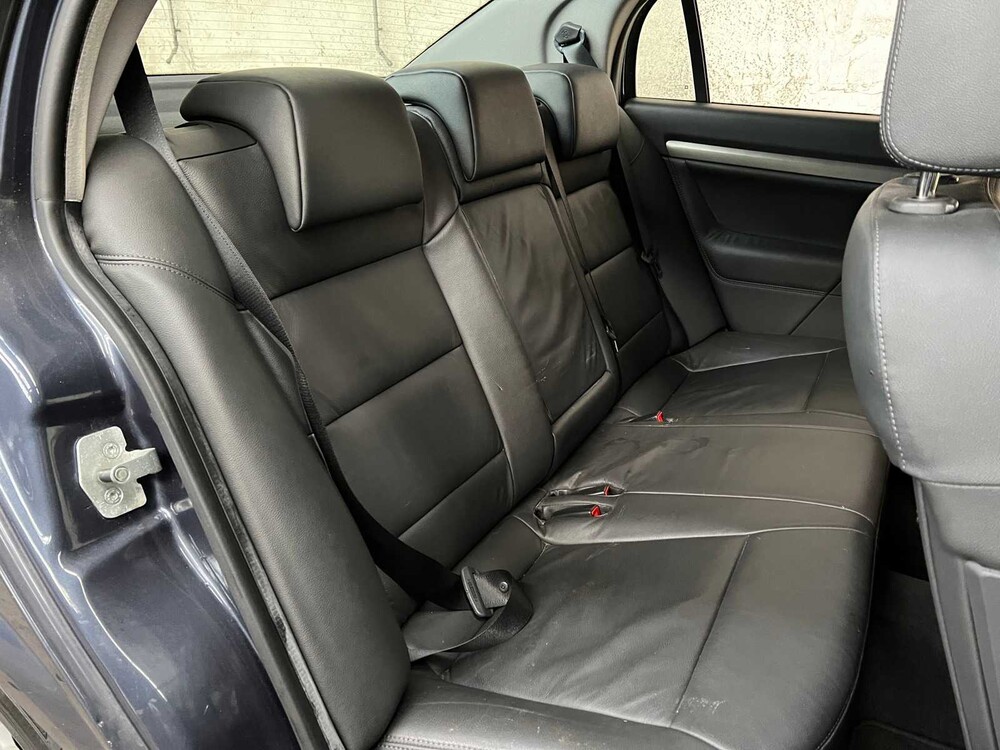 Opel Vectra 1.8-16V Executive 140pk 2007 -Orig. NL-, 17-XZ-RP