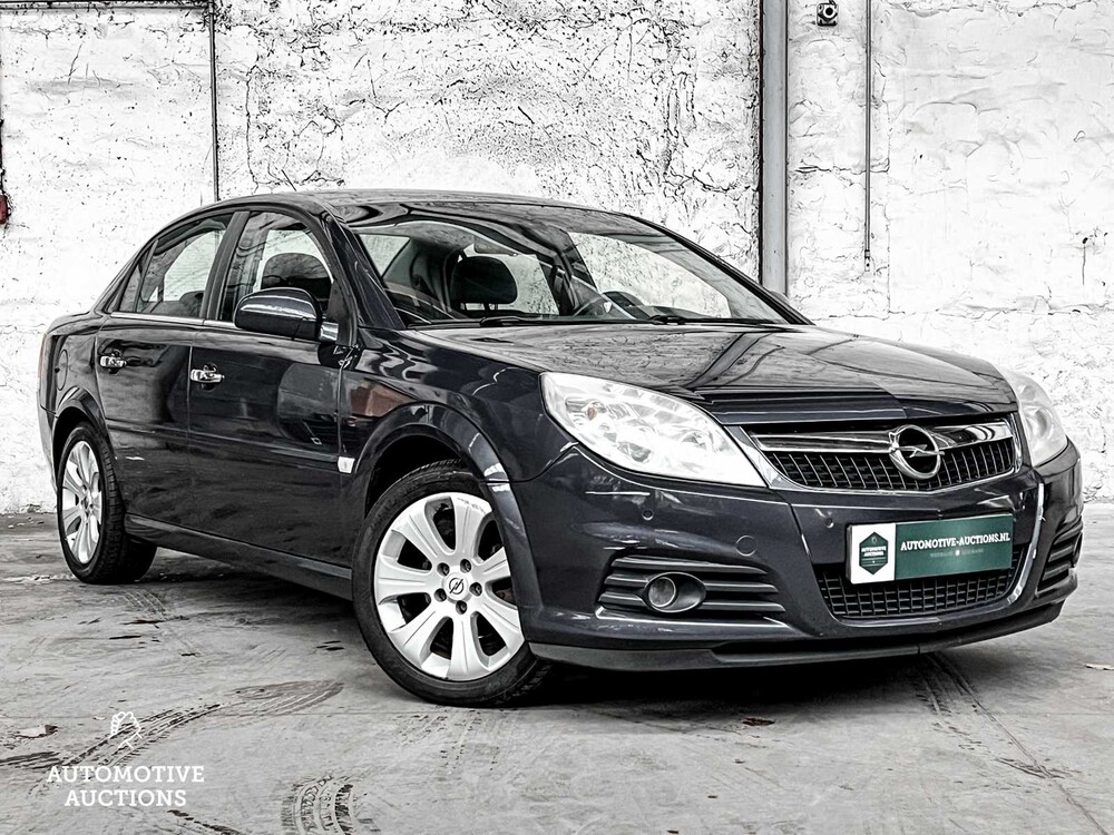 Opel Vectra 1.8-16V Executive 140pk 2007 -Orig. NL-, 17-XZ-RP