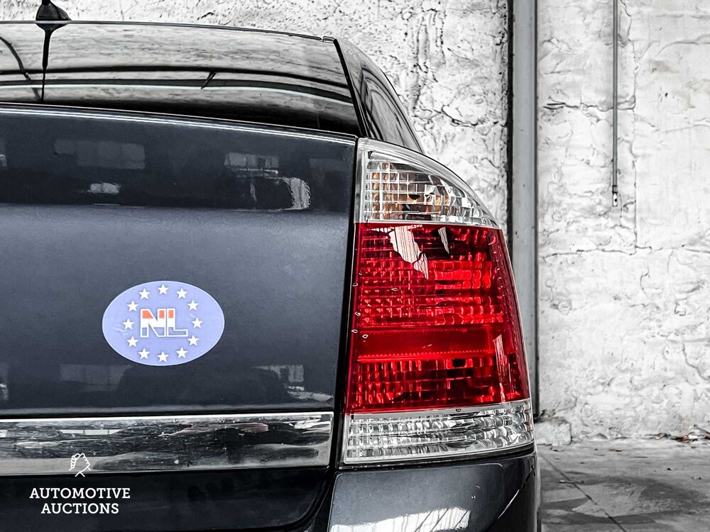 Opel Vectra 1.8-16V Executive 140pk 2007 -Orig. NL-, 17-XZ-RP