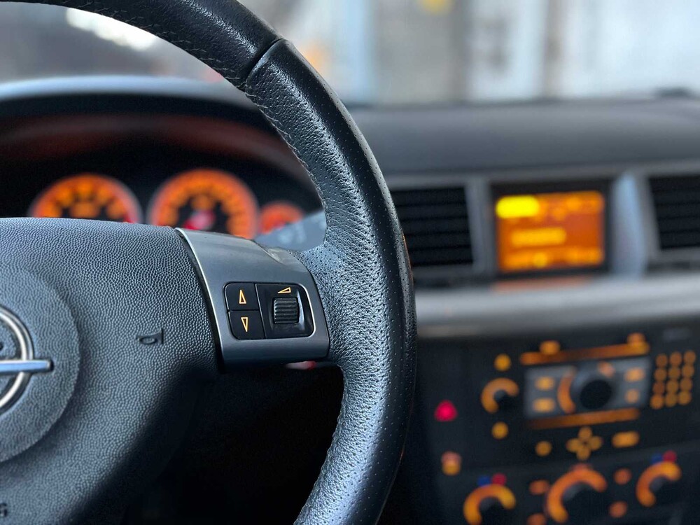 Opel Vectra GTS 2.2-16V Elegance 155PS 2005 -Orig. NL-, 64-PV-PP