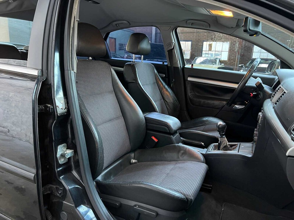 Opel Vectra GTS 2.2-16V Elegance 155PS 2005 -Orig. NL-, 64-PV-PP