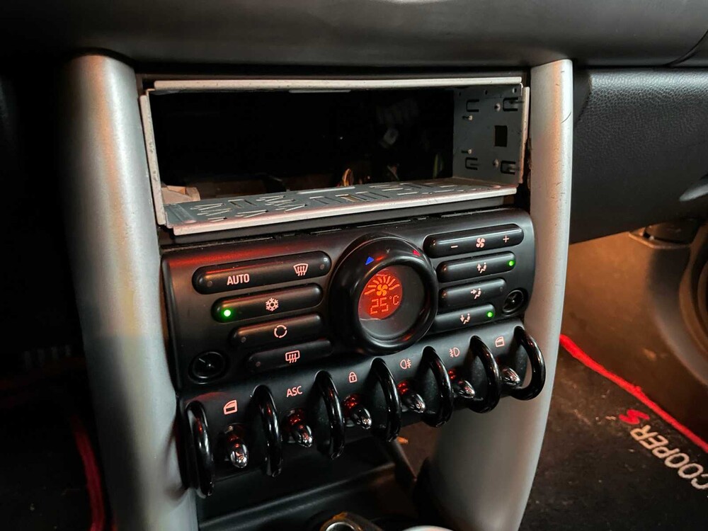 Mini Cooper S 1.6  170pk 2004, 77-KHT-5