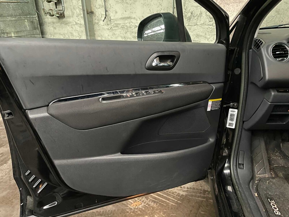 Peugeot 3008 1.6 THP ST 156HP 2011,- Orig. GB - 97-RNP-9