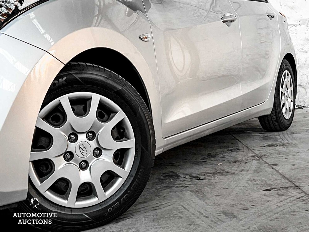 Hyundai i30 CW 1.4i i-Motion 99HP 2012, 5-XBN-02