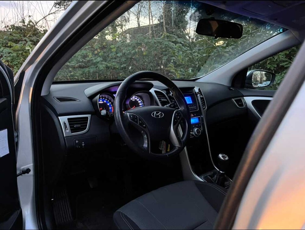 Hyundai i30 CW 1.4i i-Motion 99HP 2012, 5-XBN-02