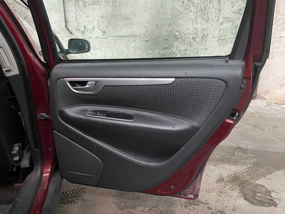 Volvo V70 2.4 Edition II 140hp 2003, 42-ZH-DT