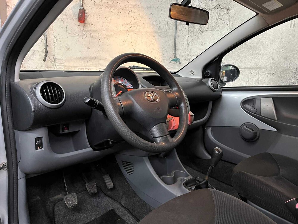 Toyota Aygo 1.0-12V 68hp 2006, 4-TZZ-95