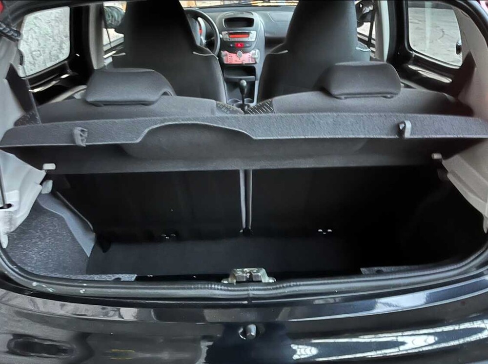 Peugeot 107 1.0-12V XS 68PS 2012 -Orig. GB-, 38-TLR-2-KARTON