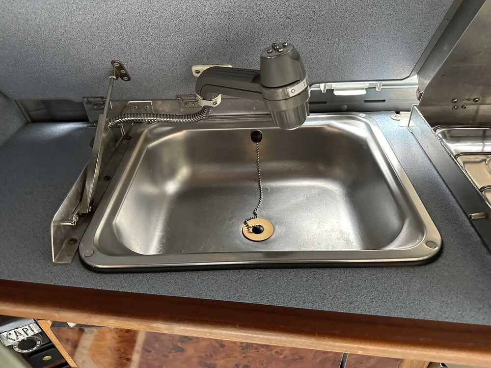 Volkswagen Carthago Camper Bus 102pk 2001, 38-VKV-2