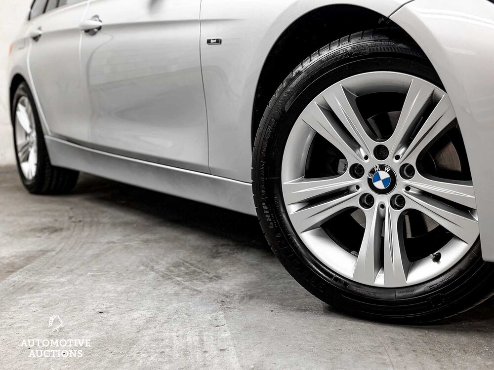 BMW 318d Touring Executive Sport 143pk 2015 3-serie, 7-ZJX-63