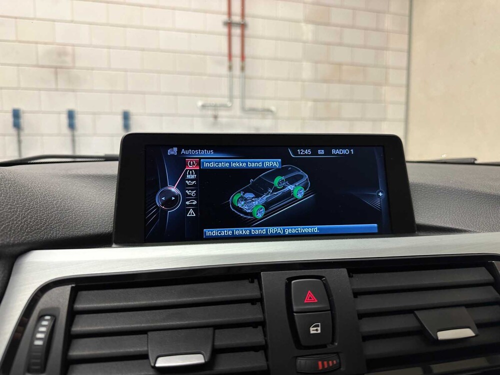 BMW 318d Touring Executive Sport 143pk 2015 3-serie, 7-ZJX-63