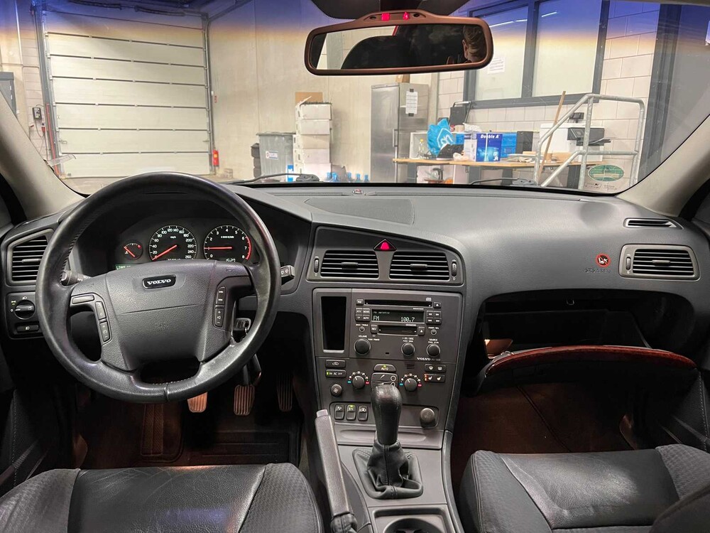 Volvo V70 2.3 T-5 250pk 2000, 69-LJ-XG