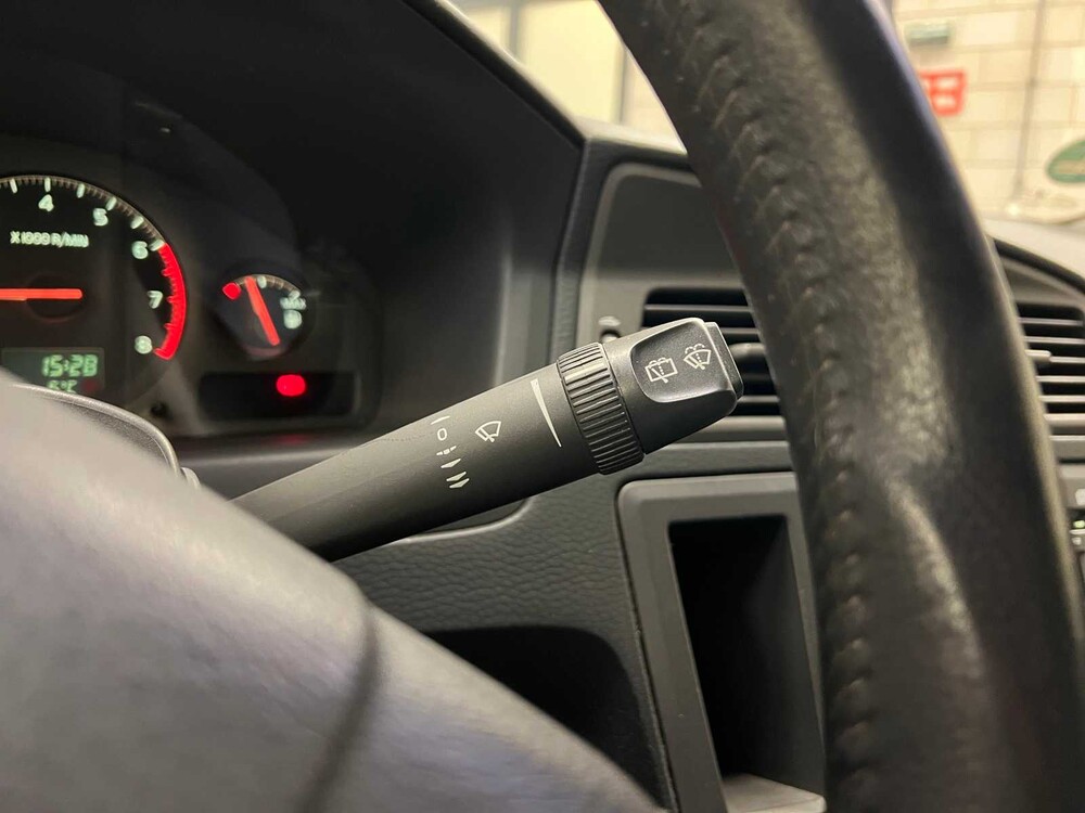 Volvo V70 2.3 T-5 250pk 2000, 69-LJ-XG