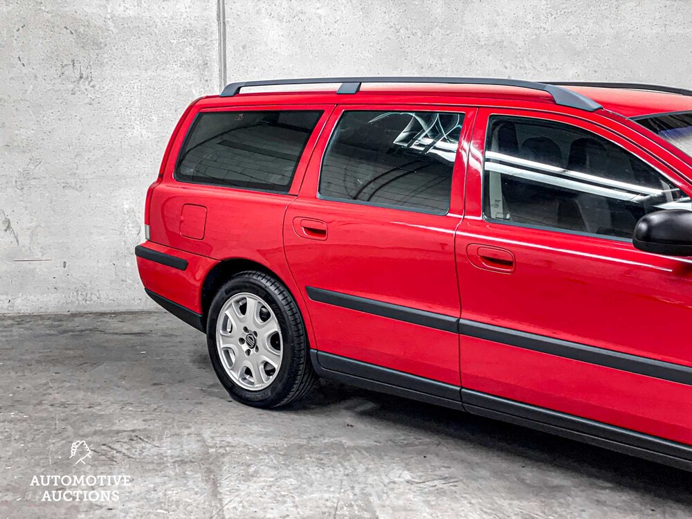 Volvo V70 2.3 T-5 250pk 2000, 69-LJ-XG