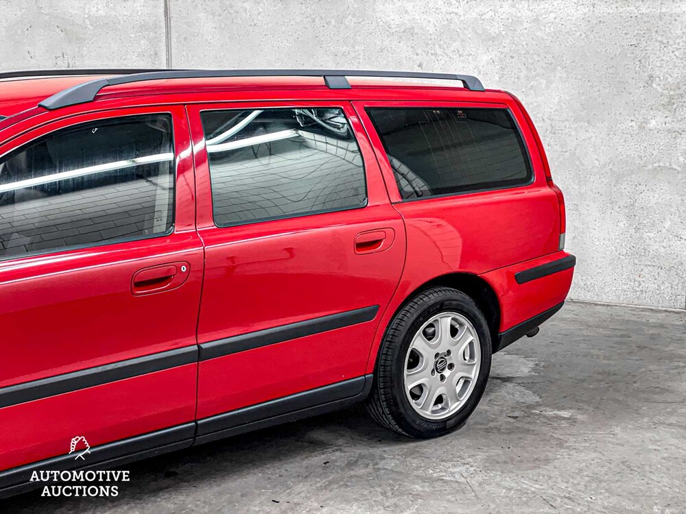 Volvo V70 2.3 T-5 250pk 2000, 69-LJ-XG