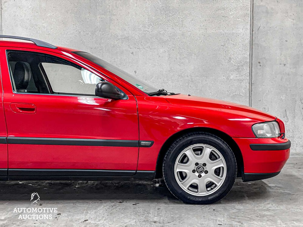 Volvo V70 2.3 T-5 250pk 2000, 69-LJ-XG