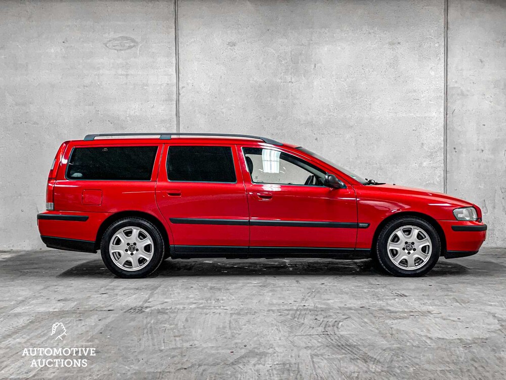 Volvo V70 2.3 T-5 250pk 2000, 69-LJ-XG