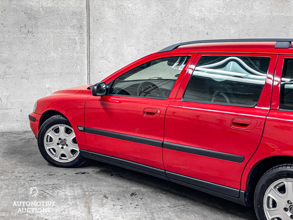 Volvo V70 2.3 T-5 250pk 2000, 69-LJ-XG