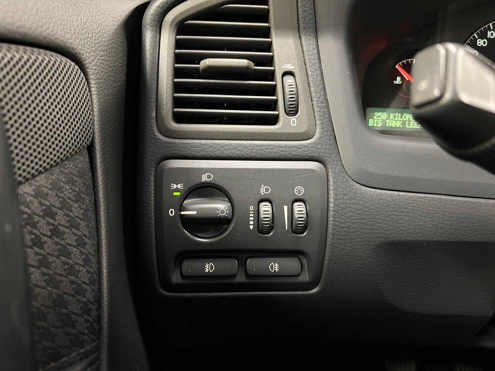 Volvo V70 2.3 T-5 250pk 2000, 69-LJ-XG