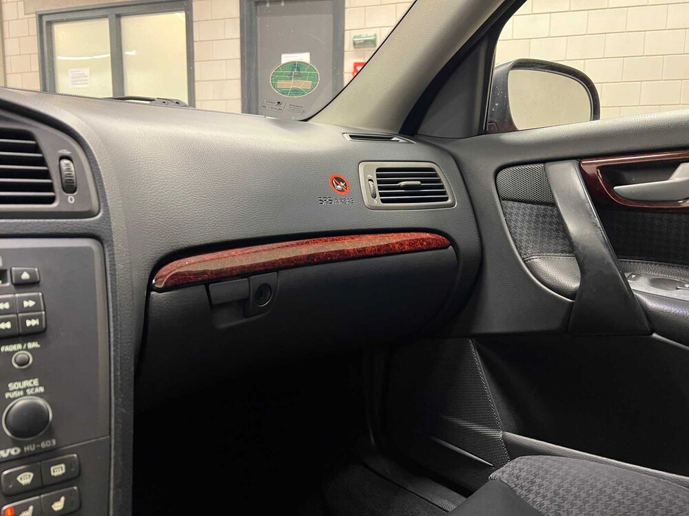 Volvo V70 2.3 T-5 250pk 2000, 69-LJ-XG