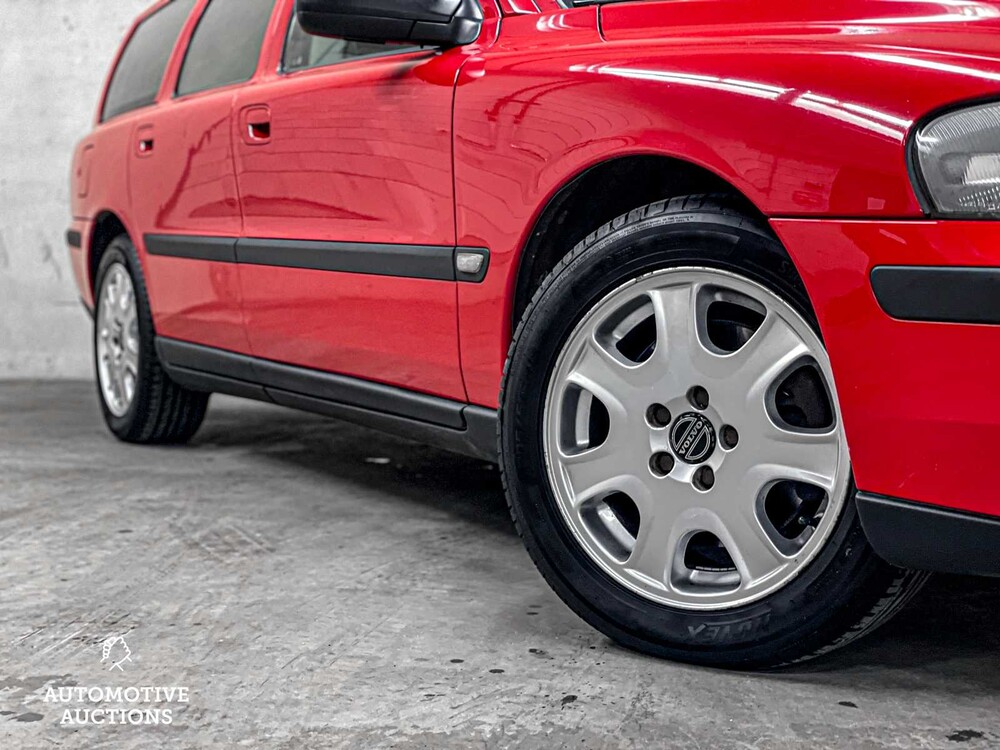 Volvo V70 2.3 T-5 250pk 2000, 69-LJ-XG