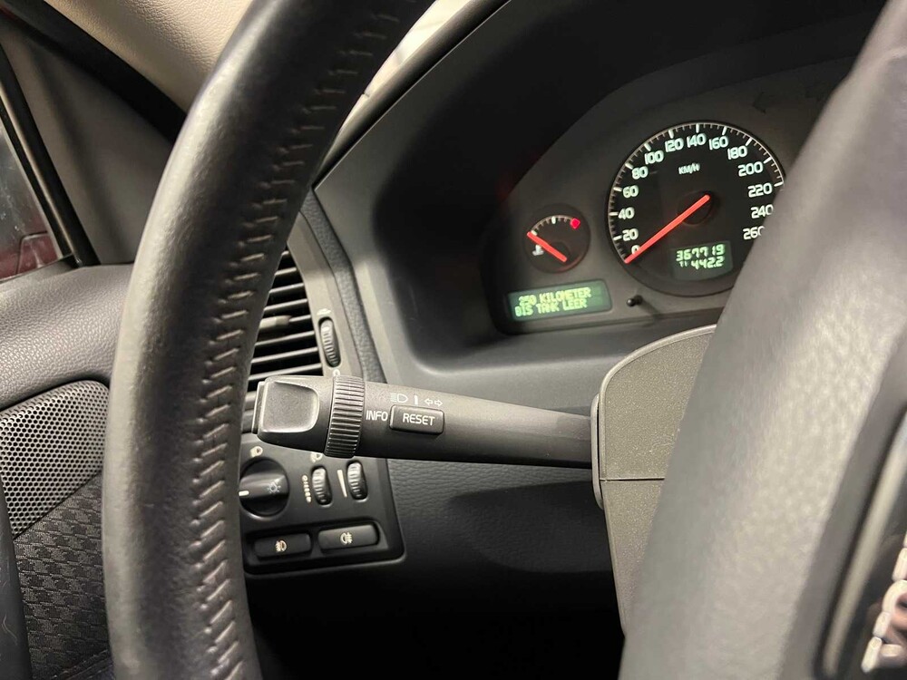 Volvo V70 2.3 T-5 250pk 2000, 69-LJ-XG