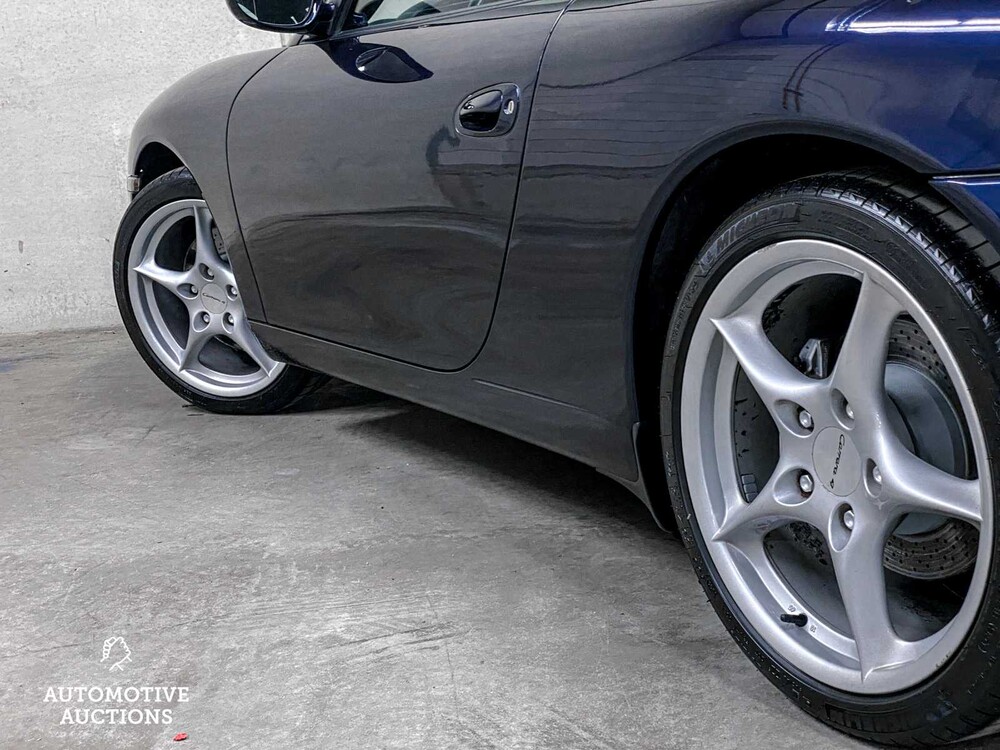 Porsche 911 Carrera 4 996 3.6 Coupé 320hp -Orig. NL- 2002, 64-HV-FB
