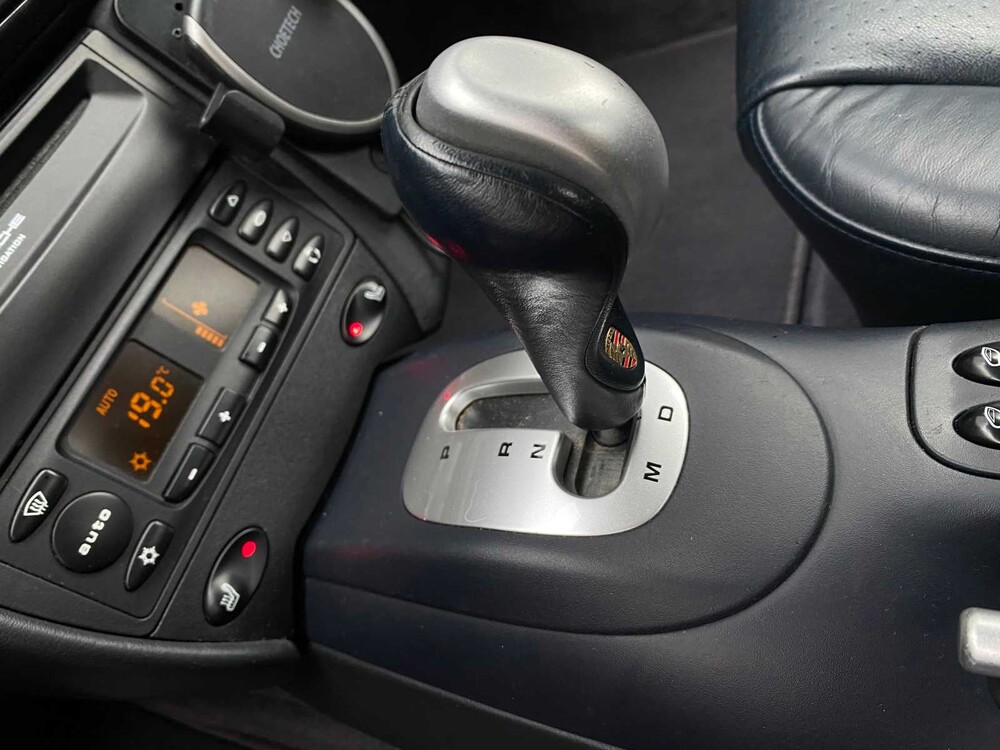 Porsche 911 Carrera 4 996 3.6 Coupé 320hp -Orig. NL- 2002, 64-HV-FB