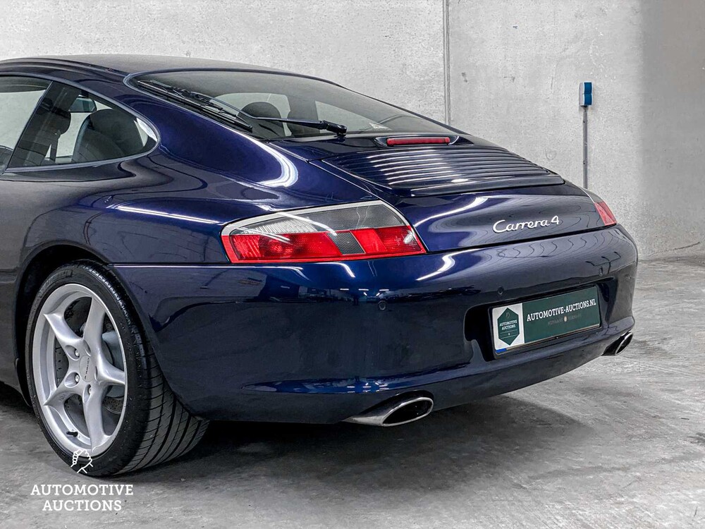 Porsche 911 Carrera 4 996 3.6 Coupé 320hp -Orig. NL- 2002, 64-HV-FB