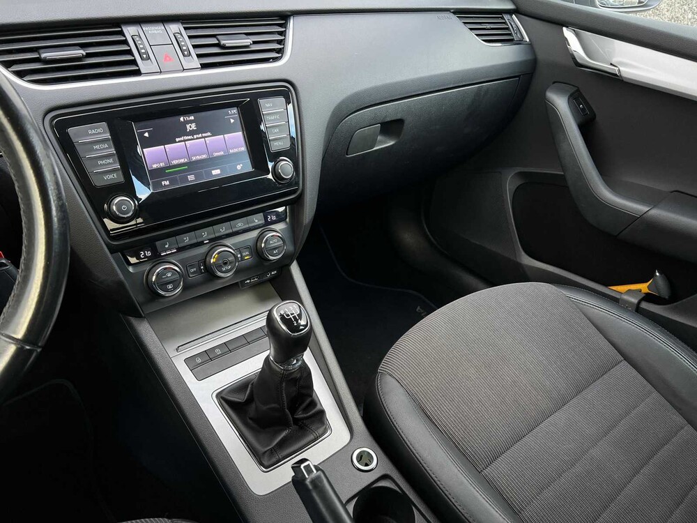 Skoda Octavia Combi 1.6 TDI Greentech Ambition Businessline 105hp 2015 -Orig. EN-, 6-ZHS-77